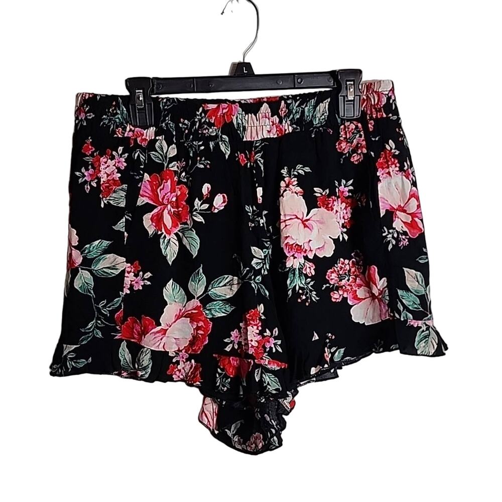 Torrid Floral Flat Gaze Ruffle Hem Shorts. NWT